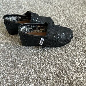 Toddler girl Tom sparkly shoes
